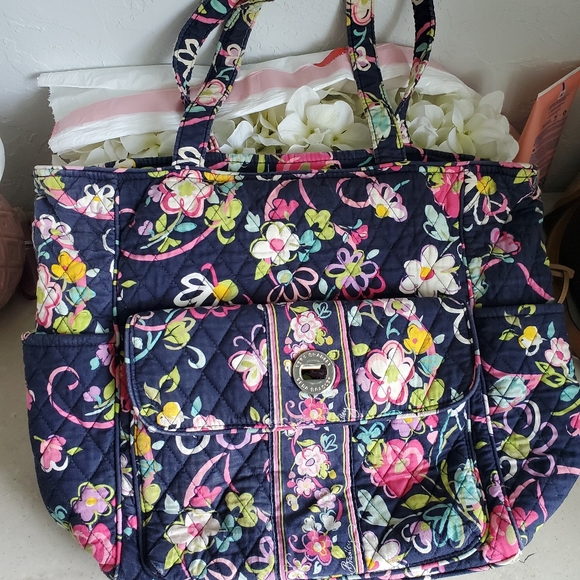 Large Vera Bradley tote - Picture 1 of 4